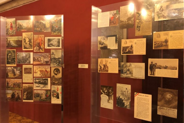 alcune delle cartoline in mostra f2