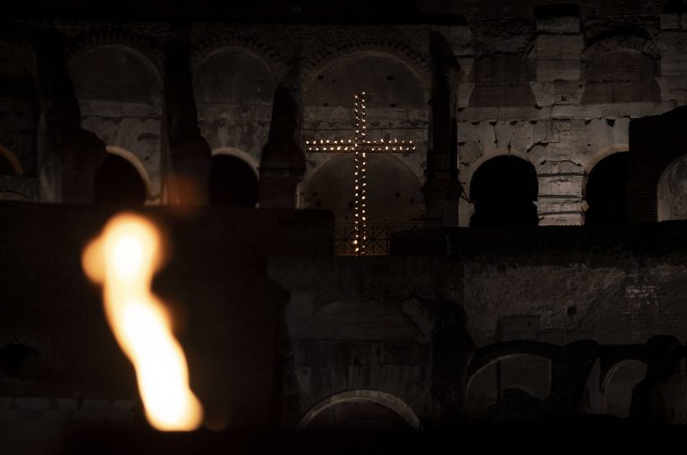 Roma, 7 aprile 2023.
La Via Crucis del Venerdì Santo al Colosseo.