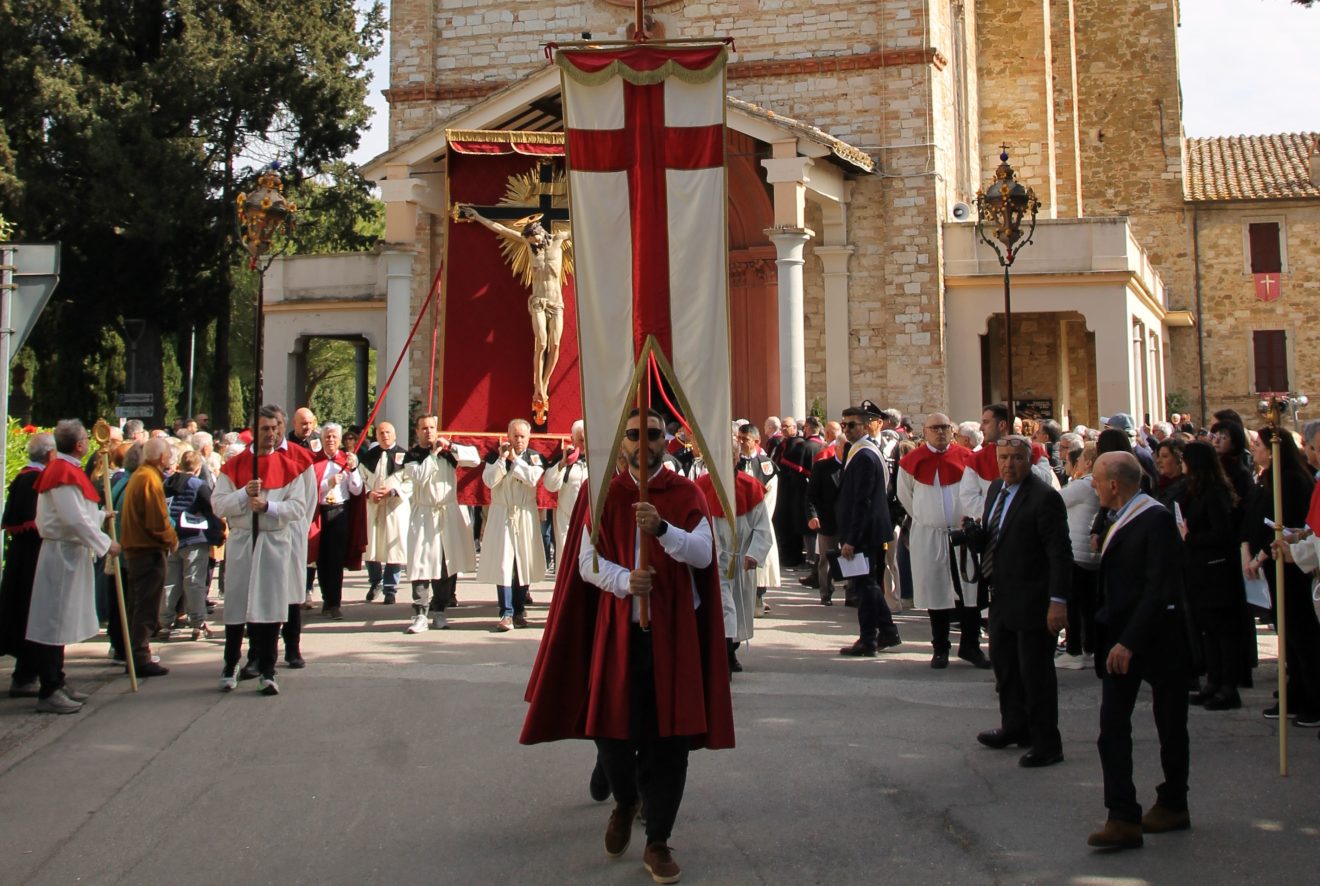 In ascolto del Crocifisso