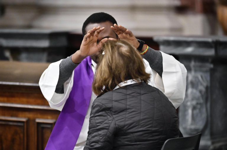 Roma, 24 gennaio 2025.
Basilisa di san Giovanni in Laterano.
Liturgia Penitenziale per il Giubileo della Comunicazione guidata da P. Giulio Albanese