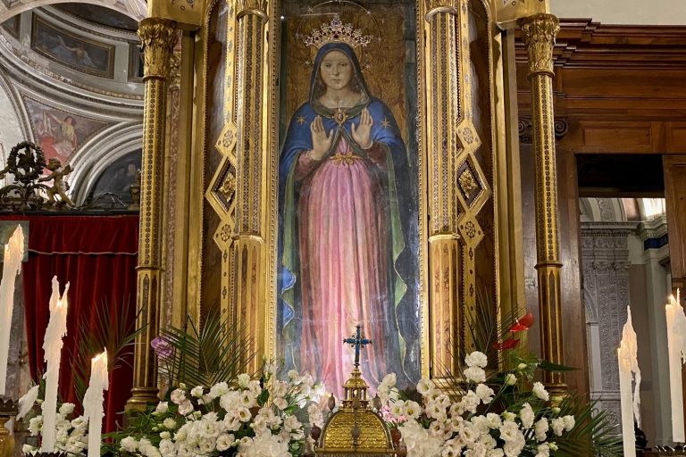 Sotto il manto di Maria