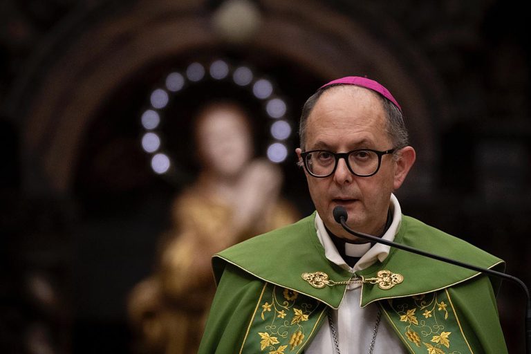 Assisi, 18 novembre 2025.
Preghiera dei Vespri per la Pace guidata da mons. Ivan Maffeis