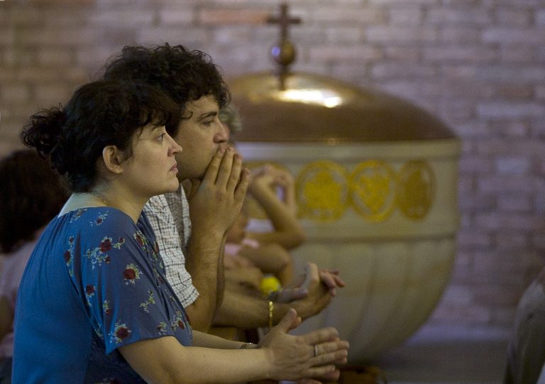 Modena, 17 giugno 2020.Una famiglia in preghiera Modena, 17 giugno 2020.
Una famiglia in preghiera