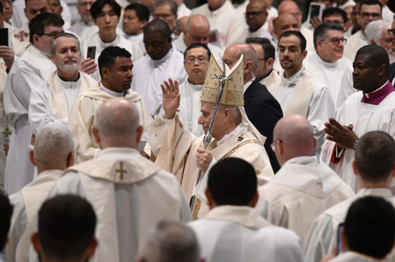 Vaticano, 2 aprile 2026.Papa Leone XIV presiede la Messa del Crisma. Vaticano, 2 aprile 2026.
Papa Leone XIV presiede la Messa del Crisma.