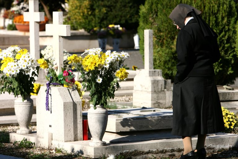 20071102-Cimitero del Verano questa mattina.    ANSA / ETTORE FERRARI